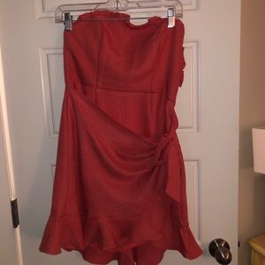 SelfieLeslie strapless dress!